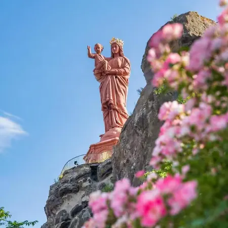 Holiday home Maison De Bourg Pres Du Chateau Polignac (Haute-Loire)