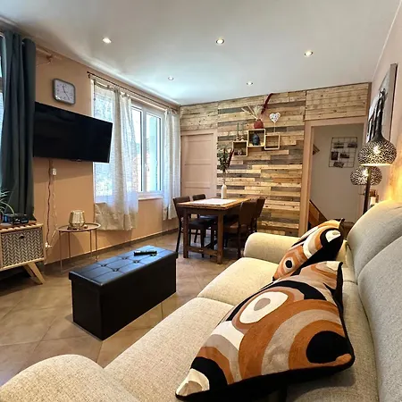Maison De Bourg Pres Du Chateau Holiday home *